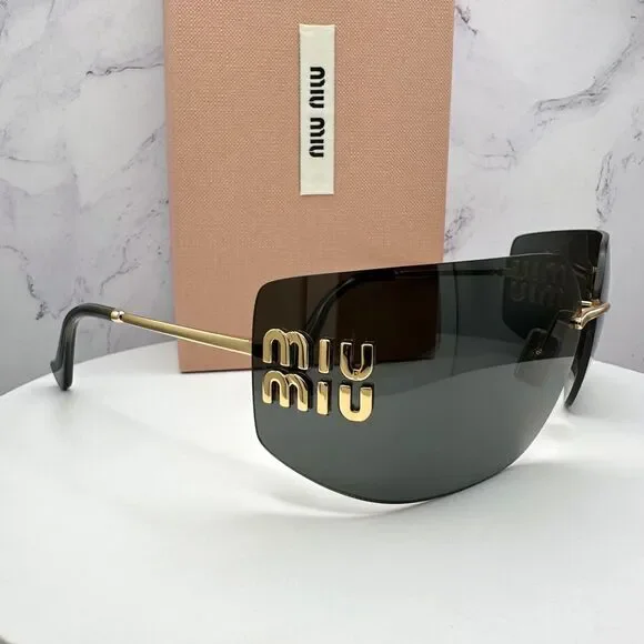 New MIU MIU Sunglasses - Picture 16 of 16